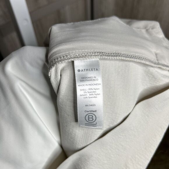 Athleta Shorts Size 12 Crest 2 in 1 Athletic Grey and White Pockets - Picture 7 of 7